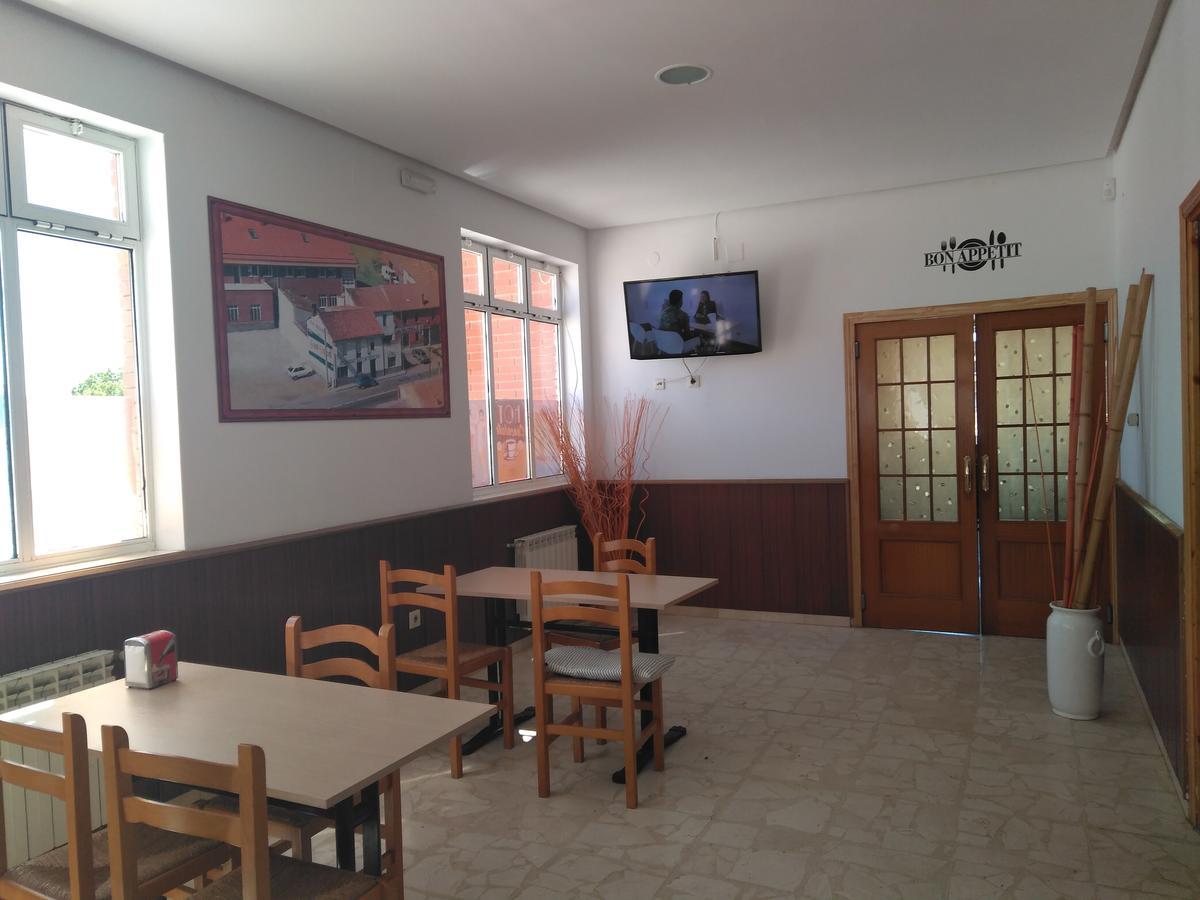 Hostal El Tropezon Matallana de Valmadrigal Exterior foto