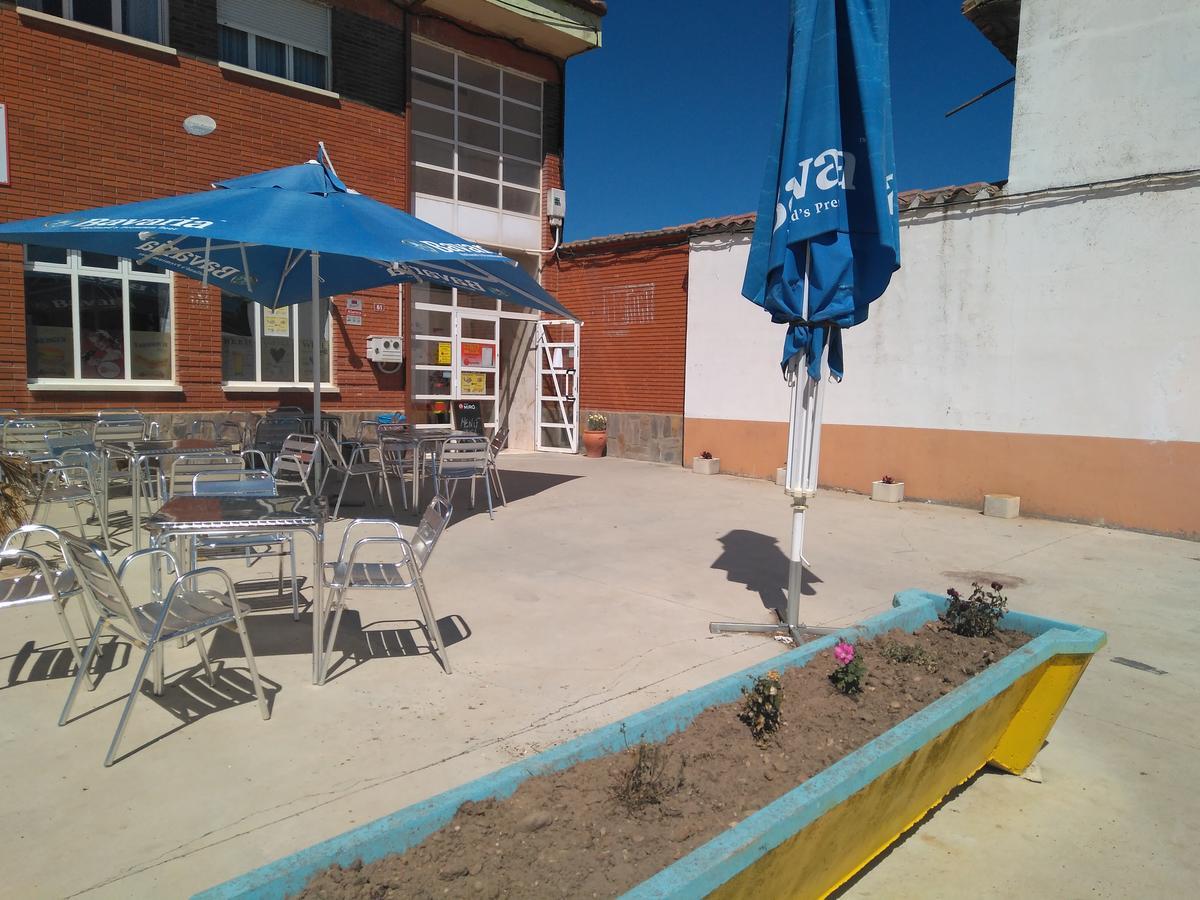 Hostal El Tropezon Matallana de Valmadrigal Exterior foto