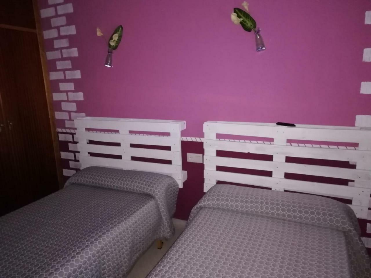 Hostal El Tropezon Matallana de Valmadrigal Exterior foto